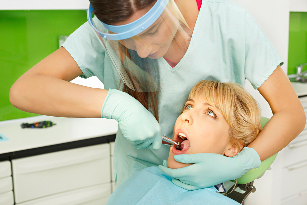 Can I Drive After Getting a Tooth Extraction?